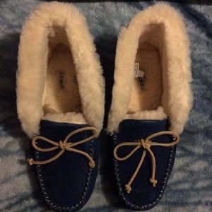 NEW in box. Ugg Alena Slipper